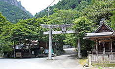 賀野神社の山門